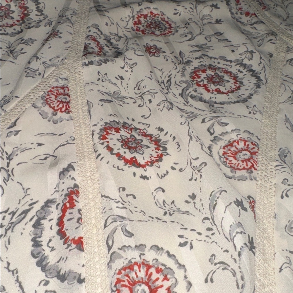 Ann Taylor Cream and Red Floral A-Line Skirt - Picture 2 of 7